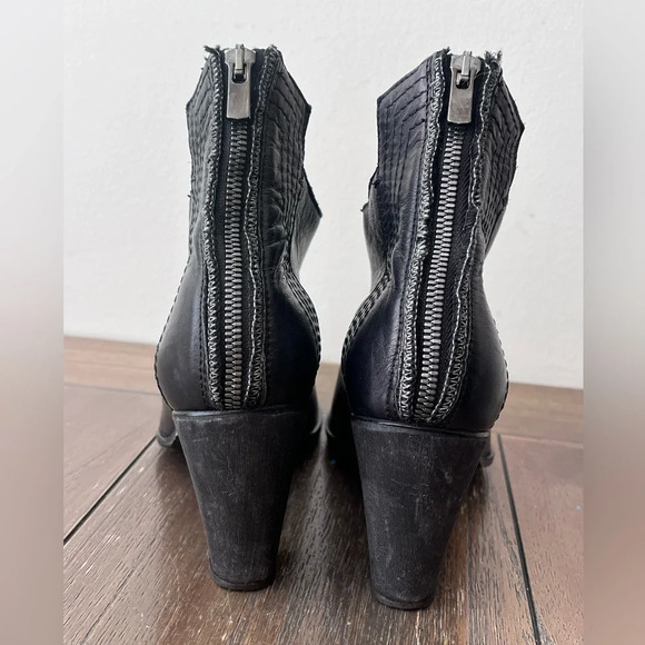 Lost and Found Shoes Black Leather Ankle Boots size 38 Womens US size 8 - Picture 4 of 11